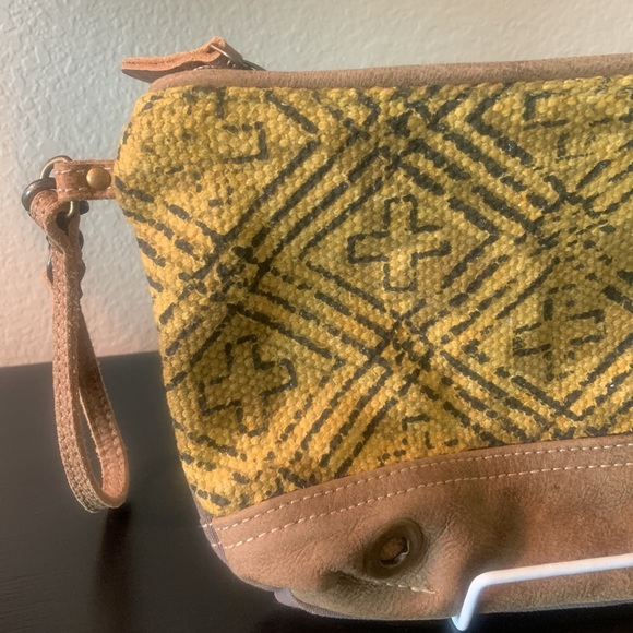 SALE NWOT “Myra Bag” Clutch/Cosmetic Bag 9”x 7” Canvas/Upholstery Recycled FIRM - Picture 4 of 14